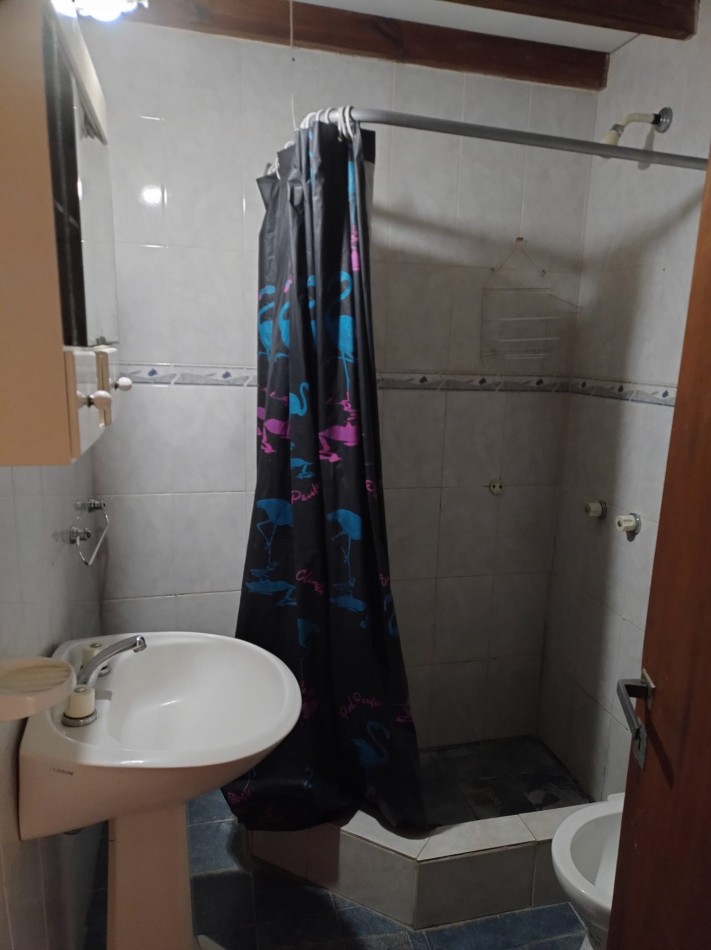 CASA EN VENTA EN COSTA AZUL DOS HABITACIONES ESPACIO VERDE PATIO CON PARRILLA