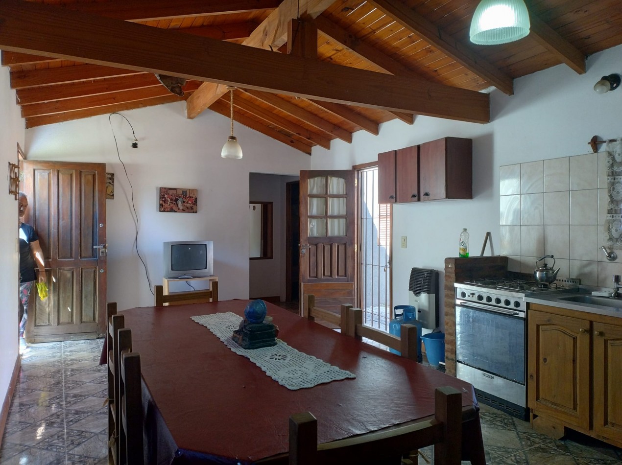 CASA EN VENTA EN COSTA AZUL DOS HABITACIONES ESPACIO VERDE PATIO CON PARRILLA