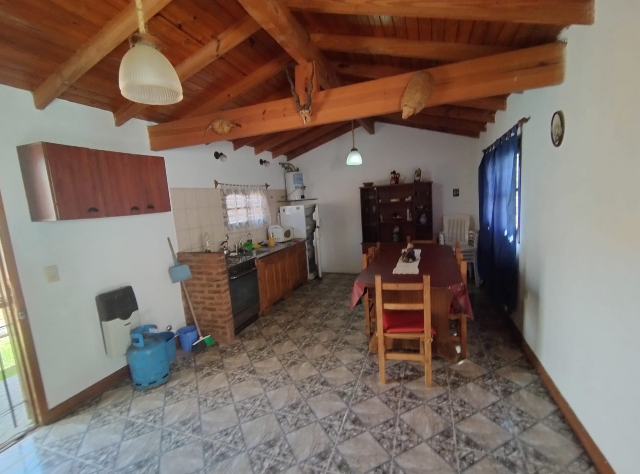 CASA EN VENTA EN COSTA AZUL DOS HABITACIONES ESPACIO VERDE PATIO CON PARRILLA