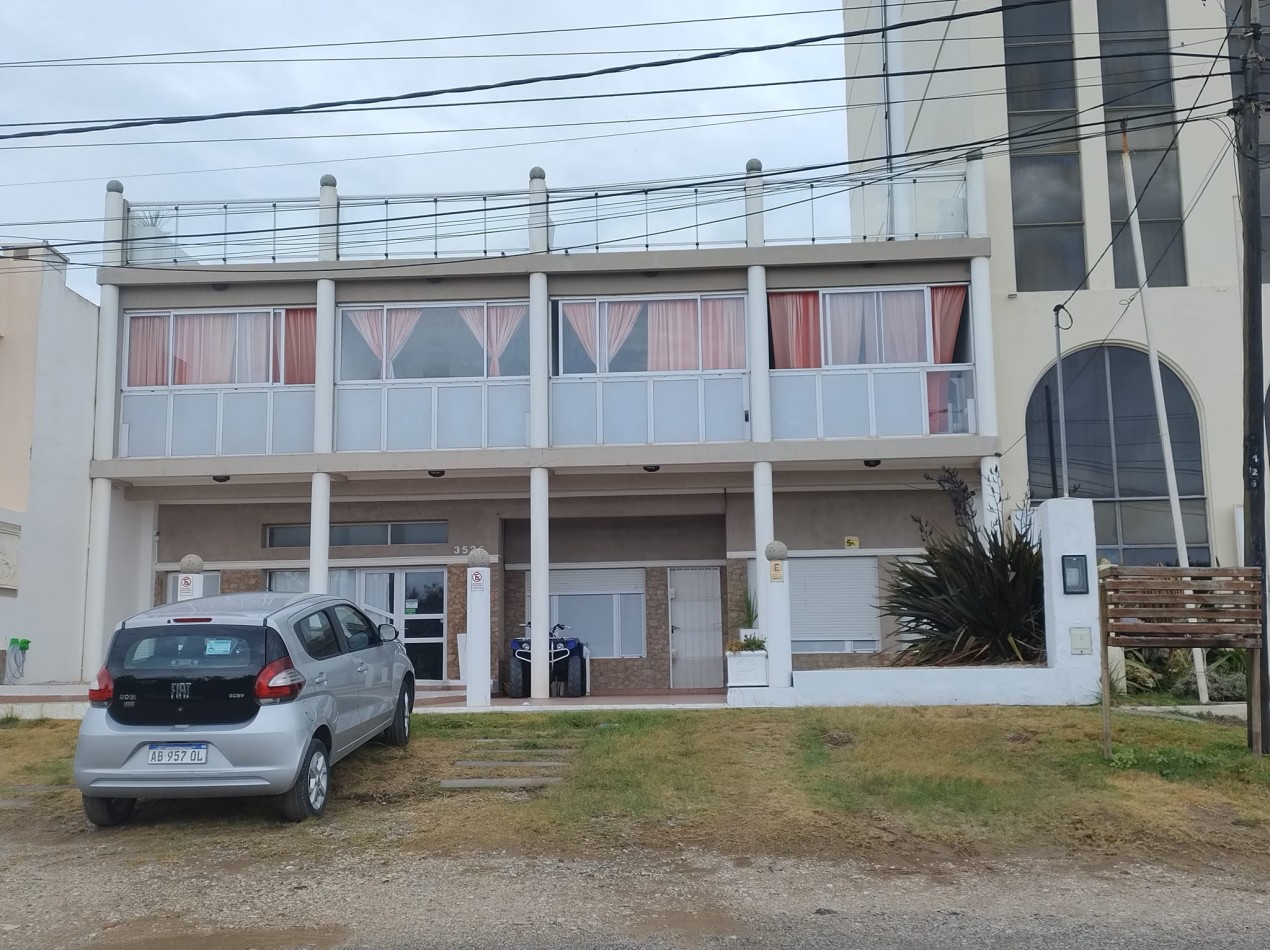 BLOCK CASA 4 DEPTOS FRENTE AL MAR COSTA AZUL CON SUM Y SOLARIUM