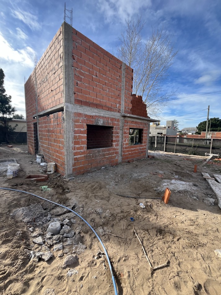 PH TIPO CASA EN POZO MAR DE AJO BARRIO SAN RAFAEL 3 HABITACIONES 2 BAÑOS PATIO CON PARRILLA