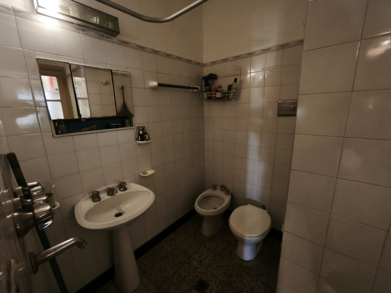 DEPARTAMENTO EN VENTA EN MAR DE AJO A 50MTS DEL MAR CON GAS NATURAL CONECTADO MUY LUMINOSO TODO PLANTA BAJA