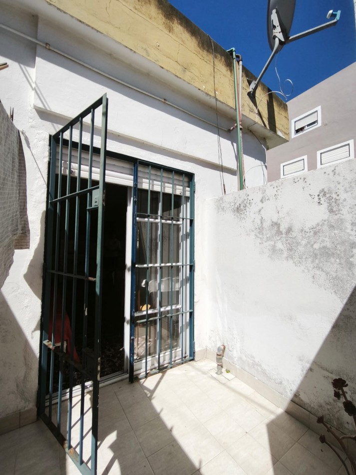 DEPARTAMENTO EN VENTA EN MAR DE AJO A 50MTS DEL MAR CON GAS NATURAL CONECTADO MUY LUMINOSO TODO PLANTA BAJA