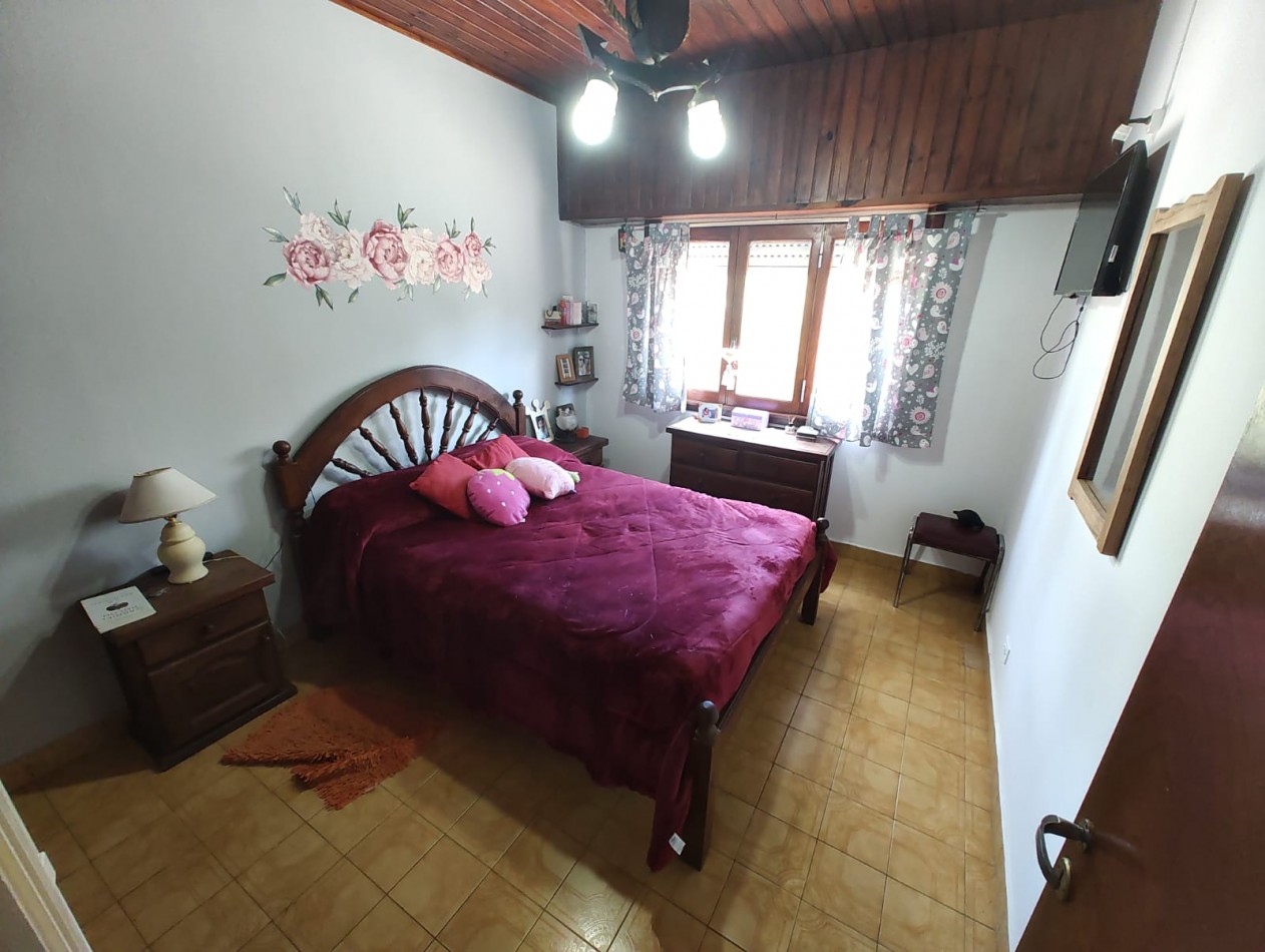 DEPARTAMENTO TRES AMBIENTES EN VENTA EN MAR DE AJO CON GAS NATURAL COCHERA 