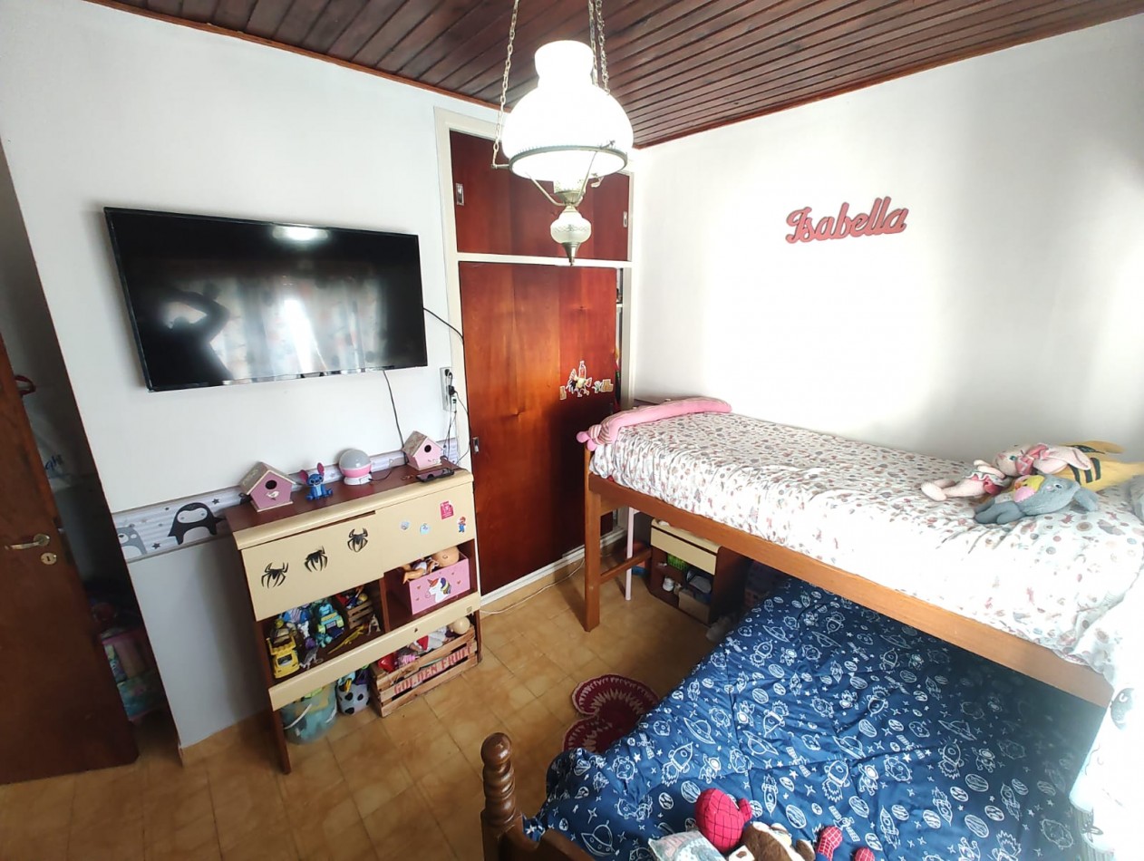 DEPARTAMENTO TRES AMBIENTES EN VENTA EN MAR DE AJO CON GAS NATURAL COCHERA 