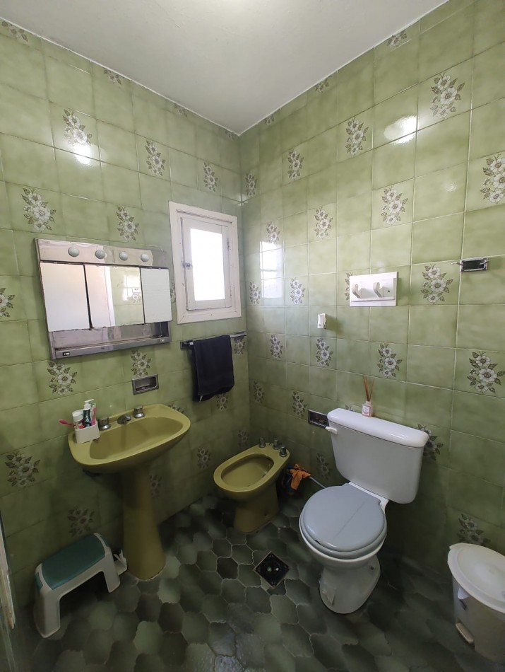 DEPARTAMENTO TRES AMBIENTES EN VENTA EN MAR DE AJO CON GAS NATURAL COCHERA 