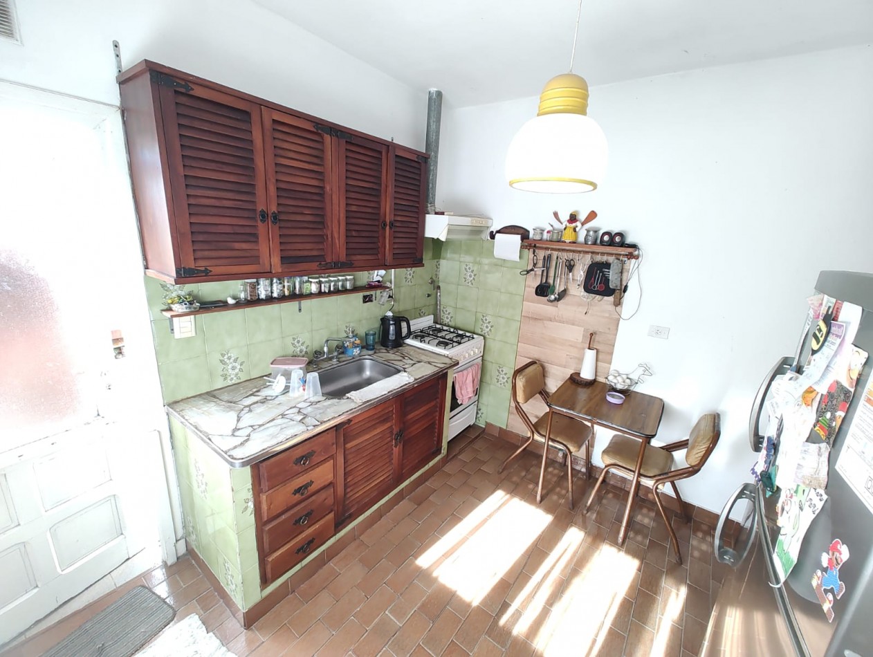 DEPARTAMENTO TRES AMBIENTES EN VENTA EN MAR DE AJO CON GAS NATURAL COCHERA 