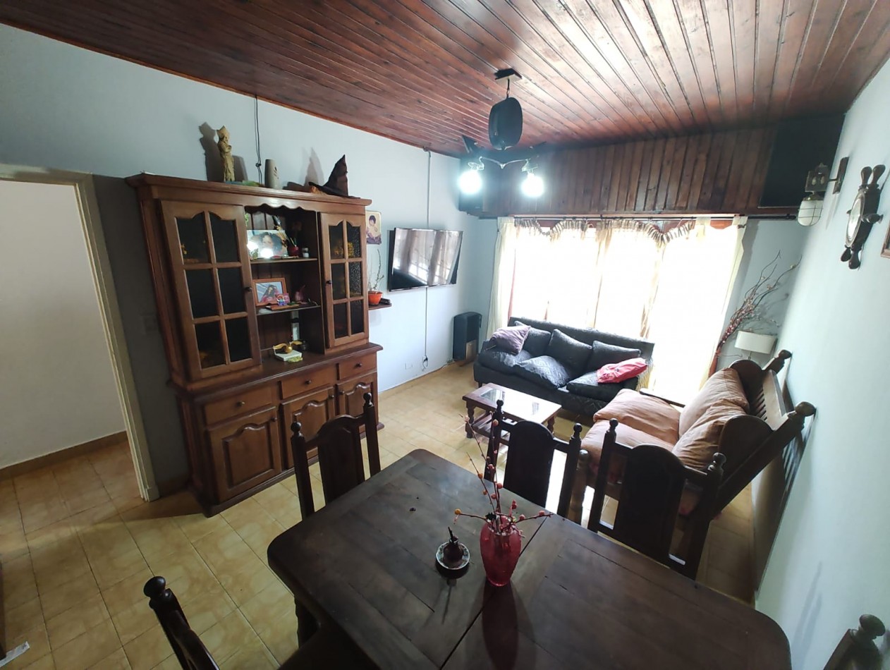 DEPARTAMENTO TRES AMBIENTES EN VENTA EN MAR DE AJO CON GAS NATURAL COCHERA 