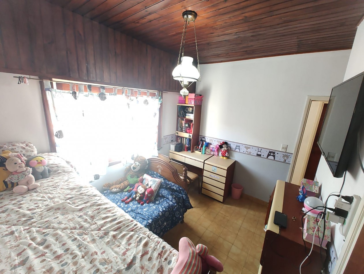 DEPARTAMENTO TRES AMBIENTES EN VENTA EN MAR DE AJO CON GAS NATURAL COCHERA 