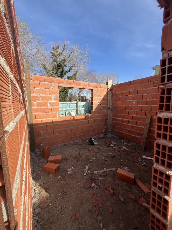 DEPARTAMENTO EN POZO EN MAR DE AJO 3 AMBIENTES CON ESPACIO VEHICULAR