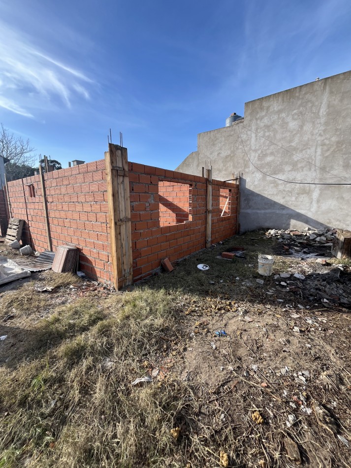 DEPARTAMENTO EN POZO EN MAR DE AJO 3 AMBIENTES CON ESPACIO VEHICULAR