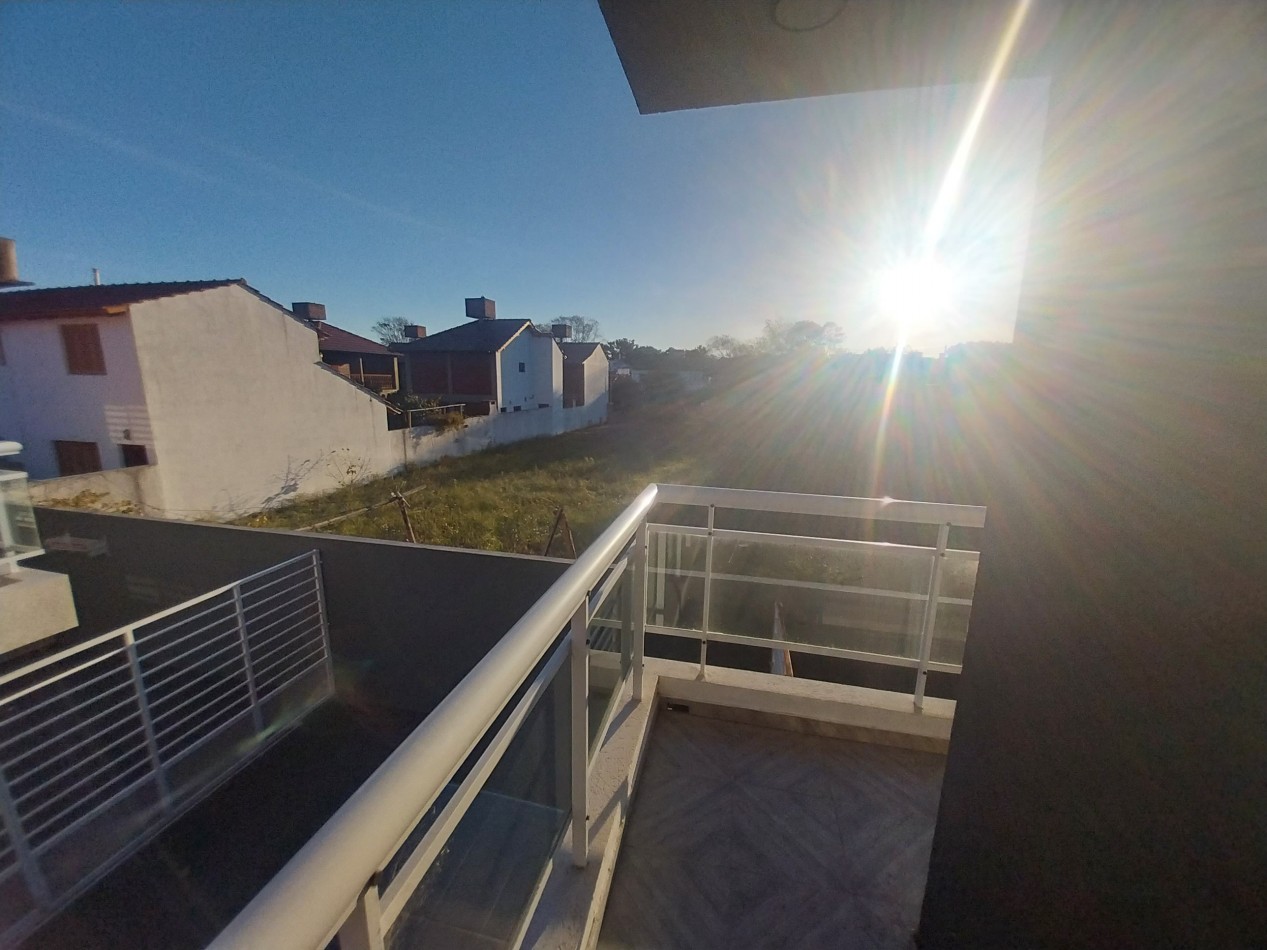 Departamento En Venta En Mar De Ajo Tres Ambientes Dos Habiaciones Primer Piso Terraza Espacio Vehicular A Estrenar