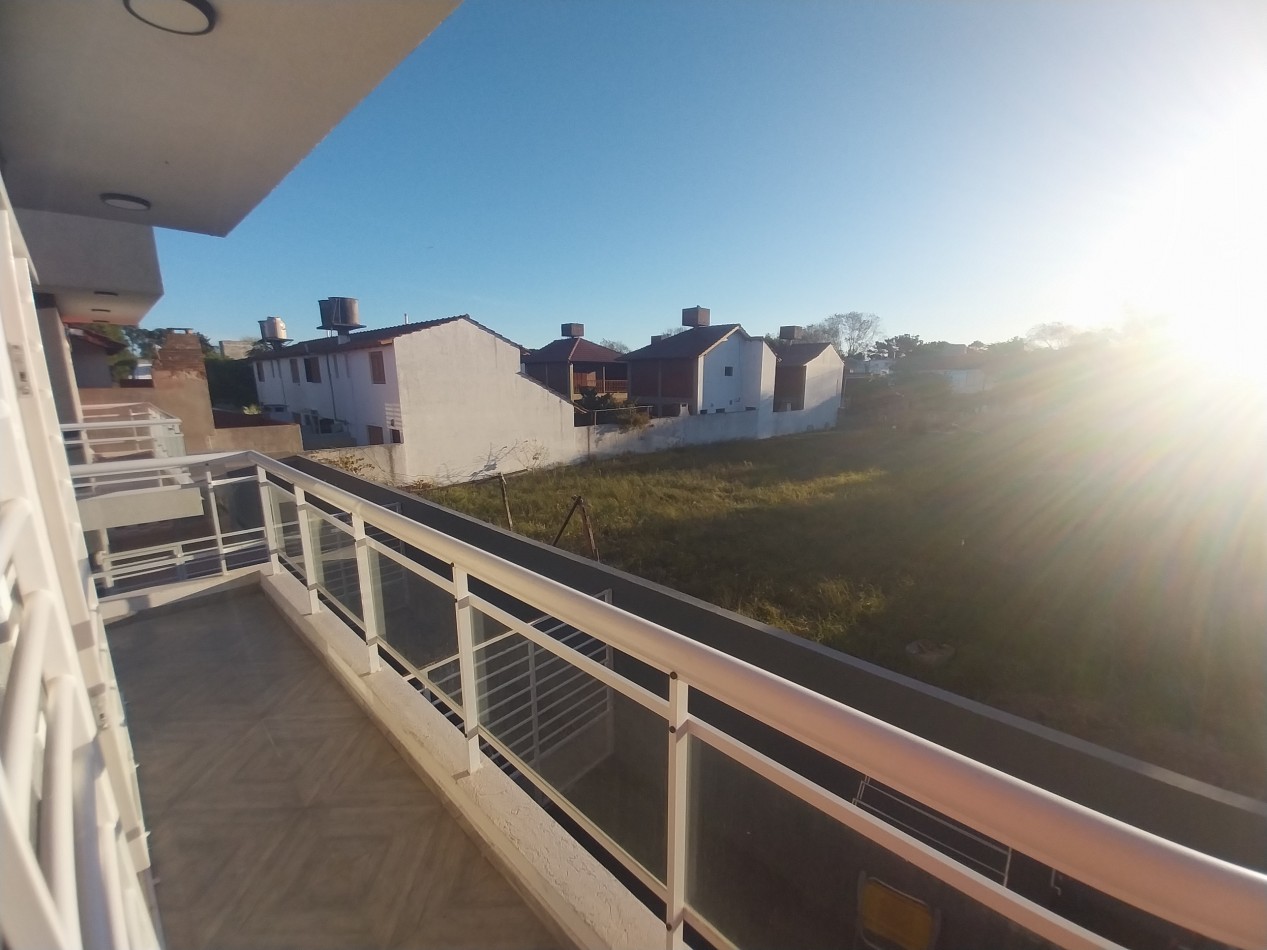 Departamento En Venta En Mar De Ajo Tres Ambientes Dos Habiaciones Primer Piso Terraza Espacio Vehicular A Estrenar