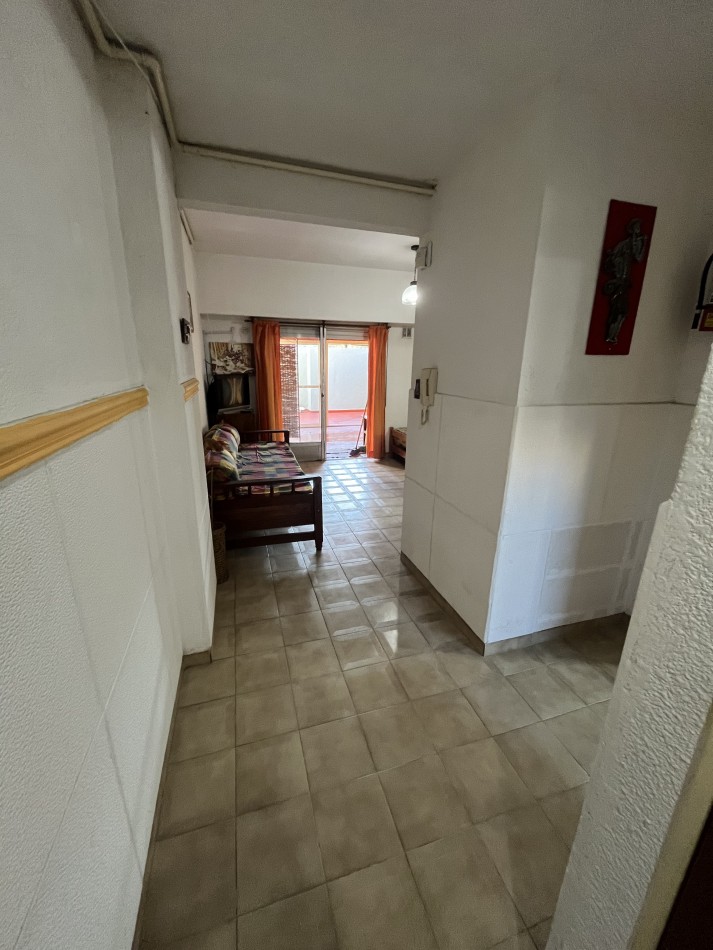 Departamento 2 Ambientes Centro De Mar De Ajo A 100mts Del Mar Primer Piso Con Ascensor Con Amplio Patio Cerrado Y Parrilla