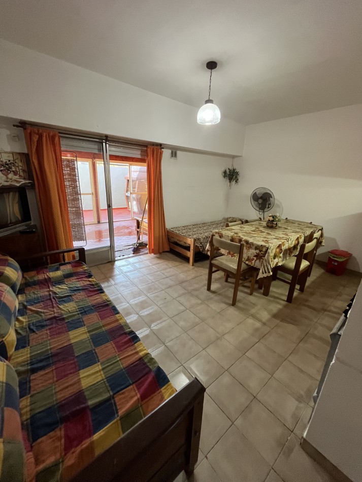 Departamento 2 Ambientes Centro De Mar De Ajo A 100mts Del Mar Primer Piso Con Ascensor Con Amplio Patio Cerrado Y Parrilla