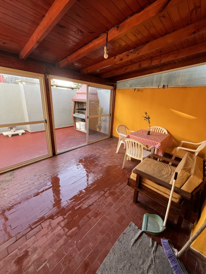 Departamento 2 Ambientes Centro De Mar De Ajo A 100mts Del Mar Primer Piso Con Ascensor Con Amplio Patio Cerrado Y Parrilla