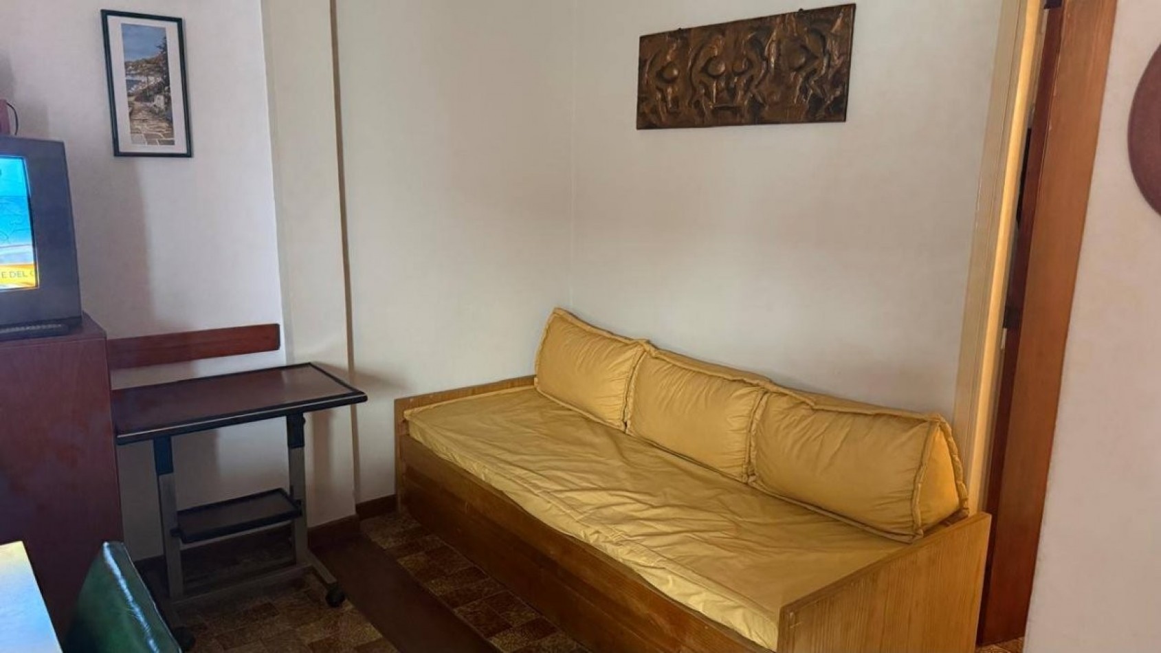 DEPARTAMENTO EN VENTA EN MAR DE AJO 2 AMBIENTES SIN EXPENSAS PRIMER PISO CERCA DEL MAR