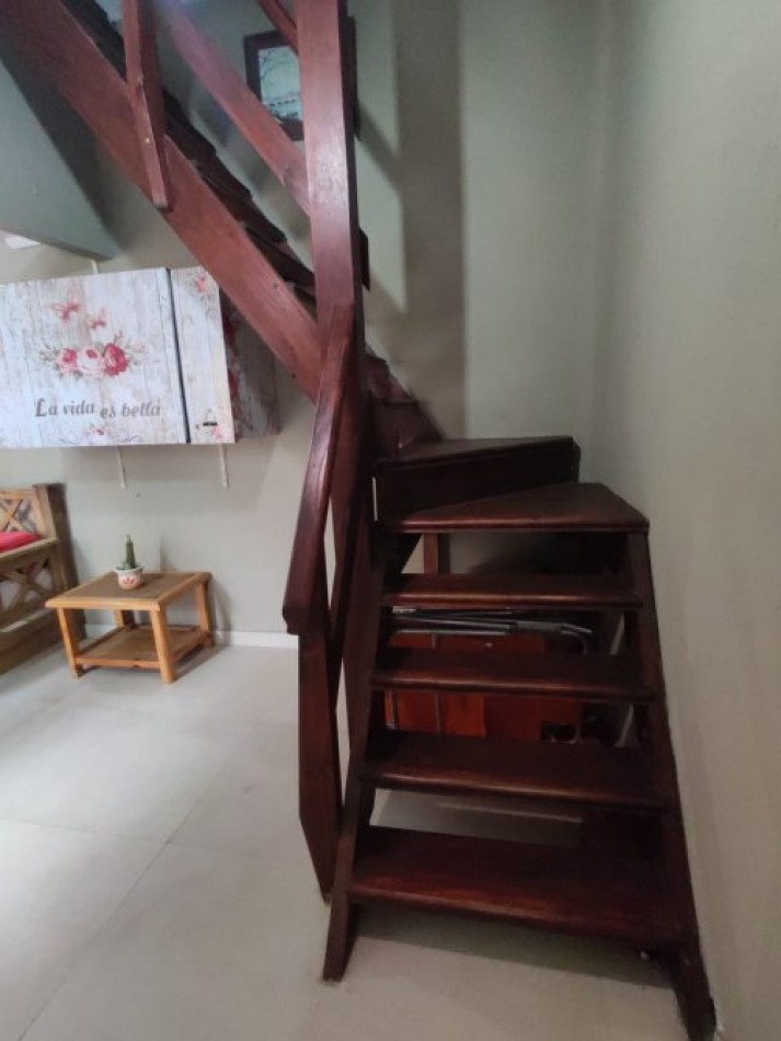 DUPLEX EN VENTA EN MAR DE AJO A 150MTS DEL MAR MUY BUEN ESTADO GENERAL 