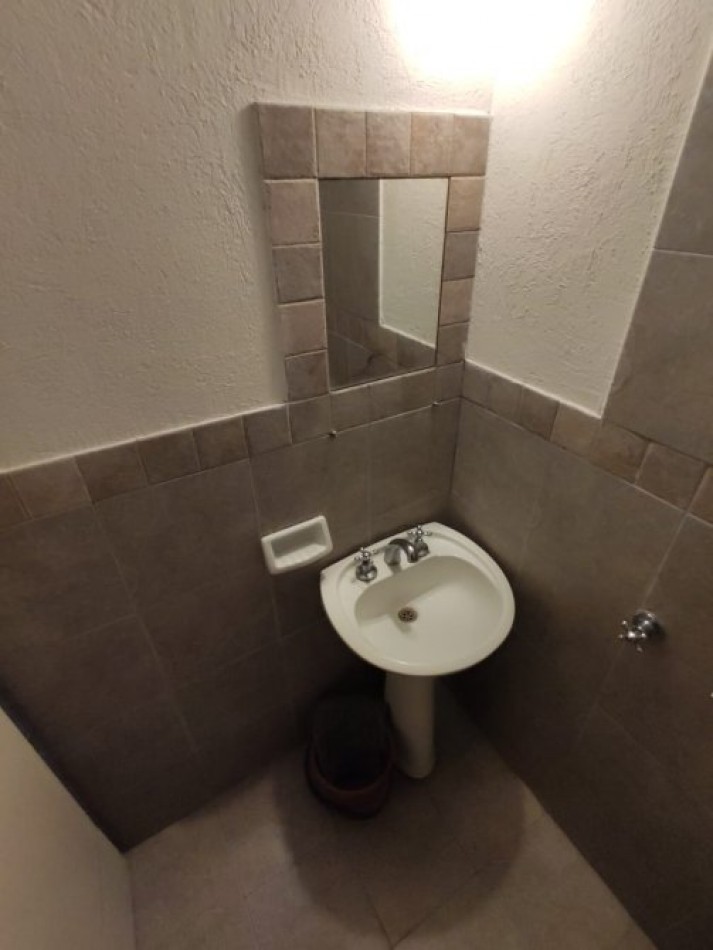 DUPLEX EN VENTA EN MAR DE AJO A 150MTS DEL MAR MUY BUEN ESTADO GENERAL 