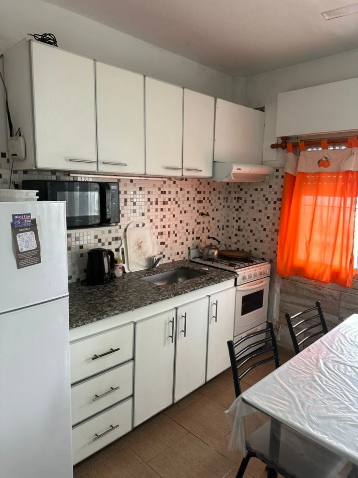 DEPARTAMENTO EN VENTA EN MAR DE AJO A PASOS DEL MAR EXCELENTE ESTADO 