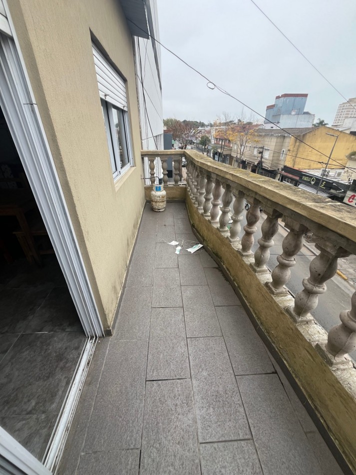 DEPARTAMENTO EN VENTA EN MAR DE AJO 2 AMBIENTES A LA CALLE CON BALCON 1 CUADRA DE COTO