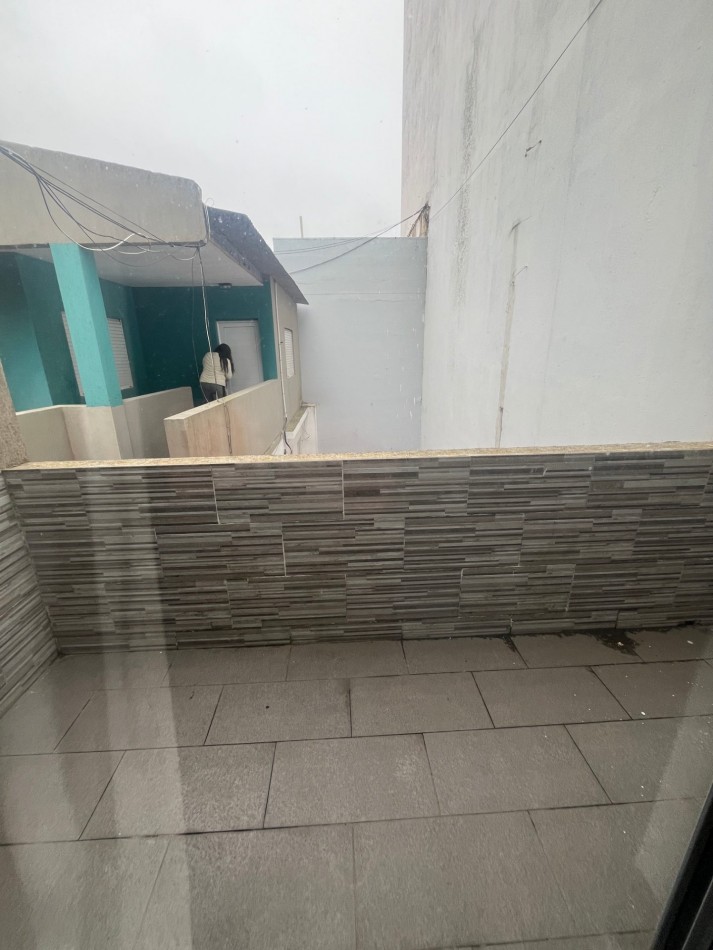 DEPARTAMENTO EN VENTA EN MAR DE AJO 2 AMBIENTES A LA CALLE CON BALCON 1 CUADRA DE COTO
