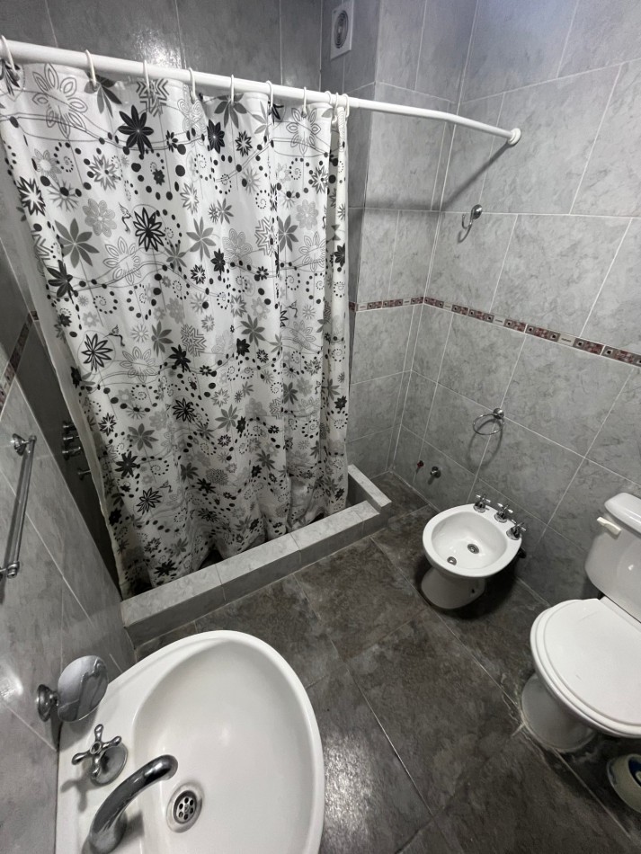 DEPARTAMENTO EN VENTA EN MAR DE AJO 2 AMBIENTES A LA CALLE CON BALCON 1 CUADRA DE COTO