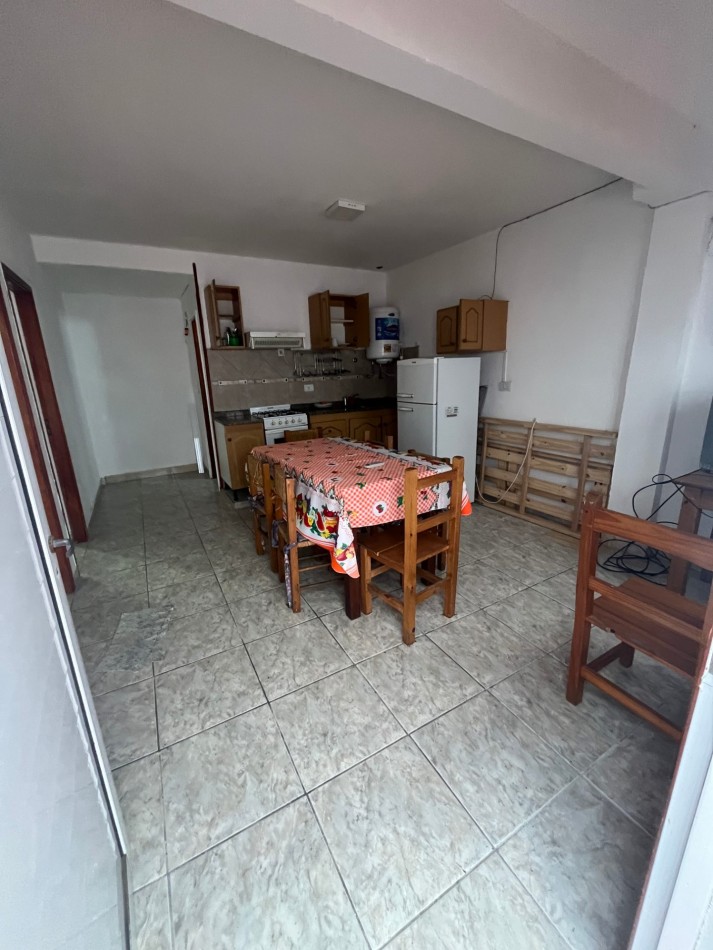 DEPARTAMENTO EN VENTA EN MAR DE AJO 3 AMBIENTES PRIMER PISO EXCELENTE ESTADO