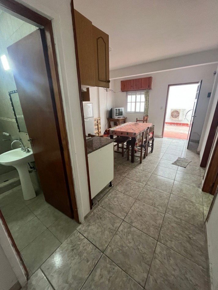 DEPARTAMENTO EN VENTA EN MAR DE AJO 3 AMBIENTES PRIMER PISO EXCELENTE ESTADO
