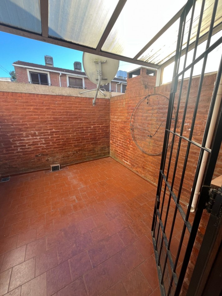 DUPLEX EN MAR DE AJO CON GAS NATURAL AL FRENTE PATIO CON PARRILLA