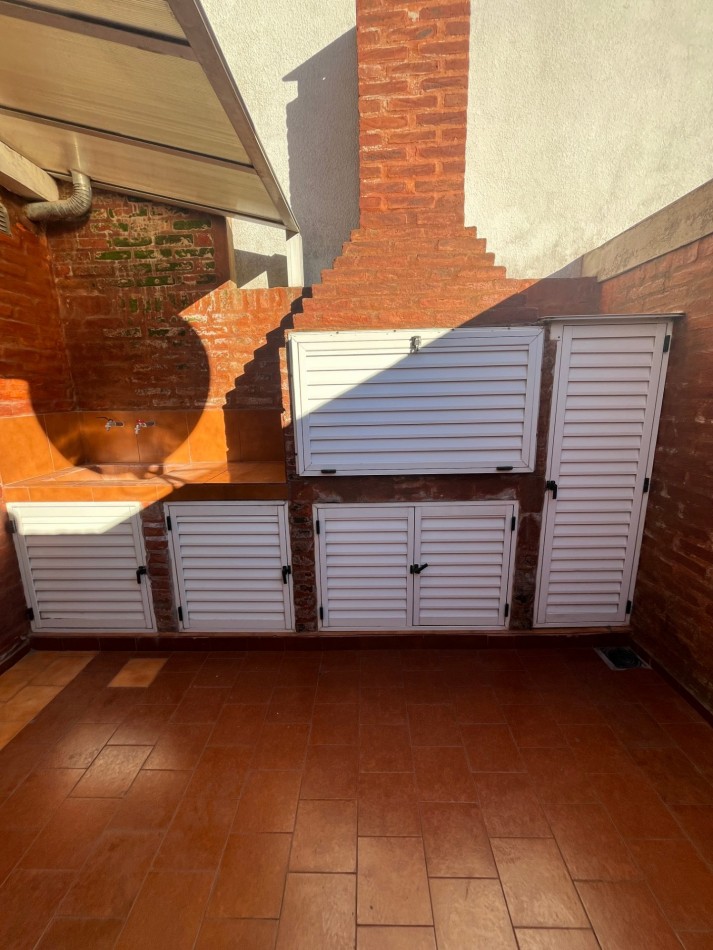 DUPLEX EN MAR DE AJO CON GAS NATURAL AL FRENTE PATIO CON PARRILLA