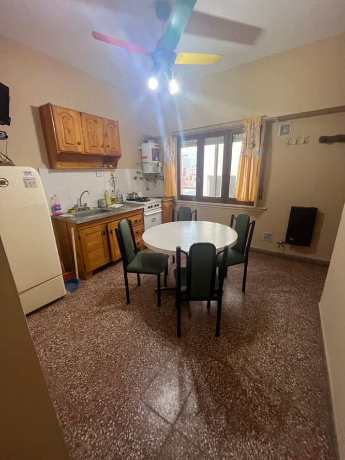 DEPARTAMENTO EN VENTA EN MAR DE AJO 2 AMBIENTES CON GAS NATURAL BALCON A LA CALLE