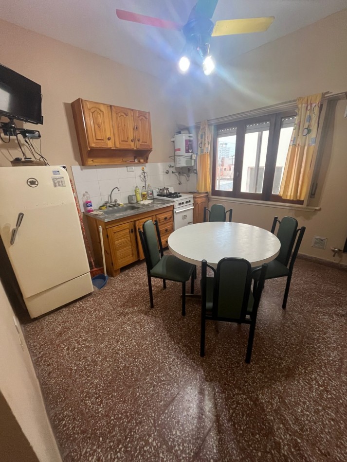 DEPARTAMENTO EN VENTA EN MAR DE AJO 2 AMBIENTES CON GAS NATURAL BALCON A LA CALLE