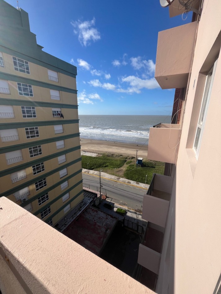 DEPARTAMENTO FRENTE AL MAR EN VENTA EN MAR DE AJO 3 AMBIENTES CON GAS NATURAL