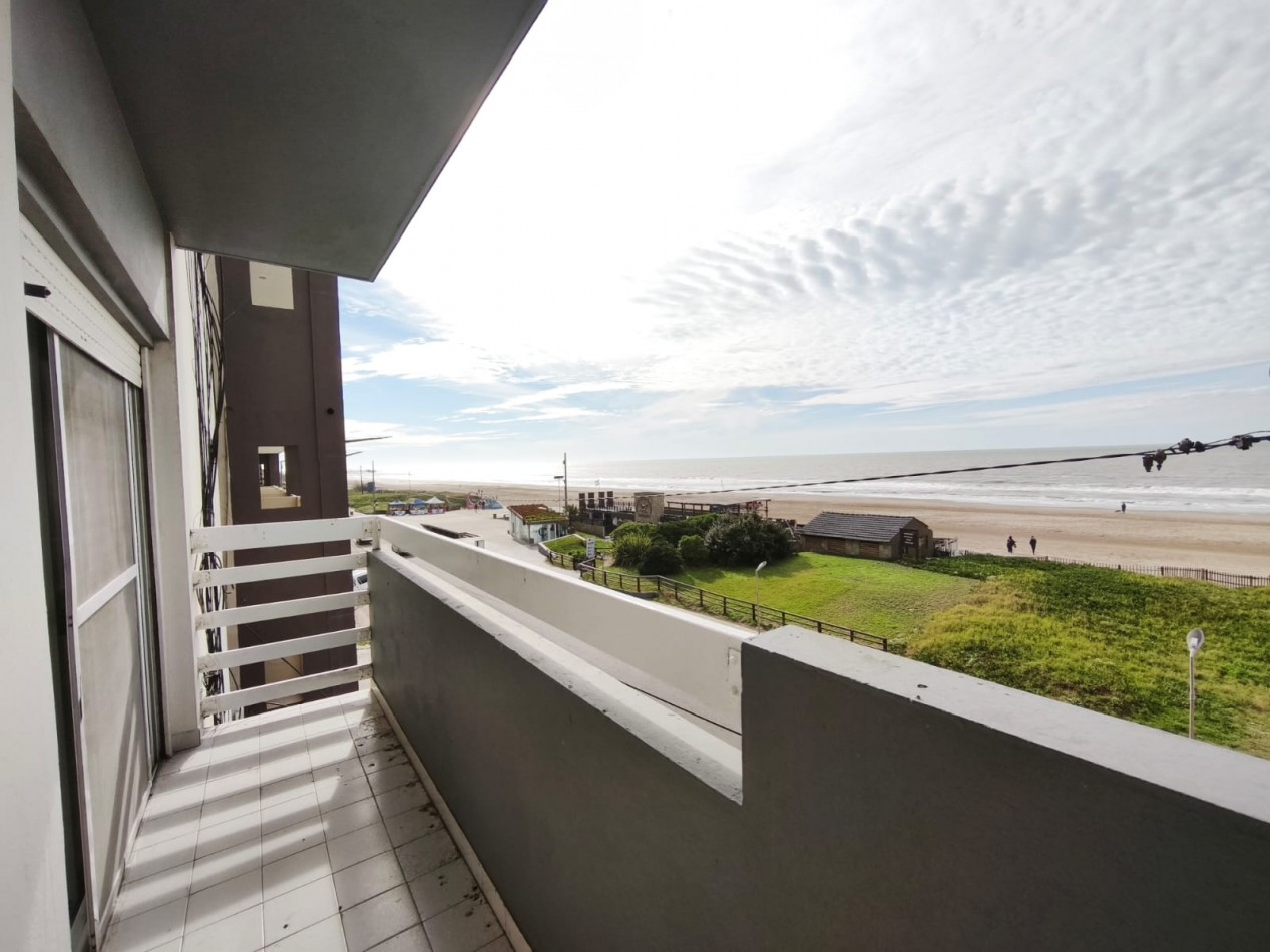DEPARTAMENTO FRENTE AL MAR EN VENTA EN MAR DE AJO CON GAS NATURAL