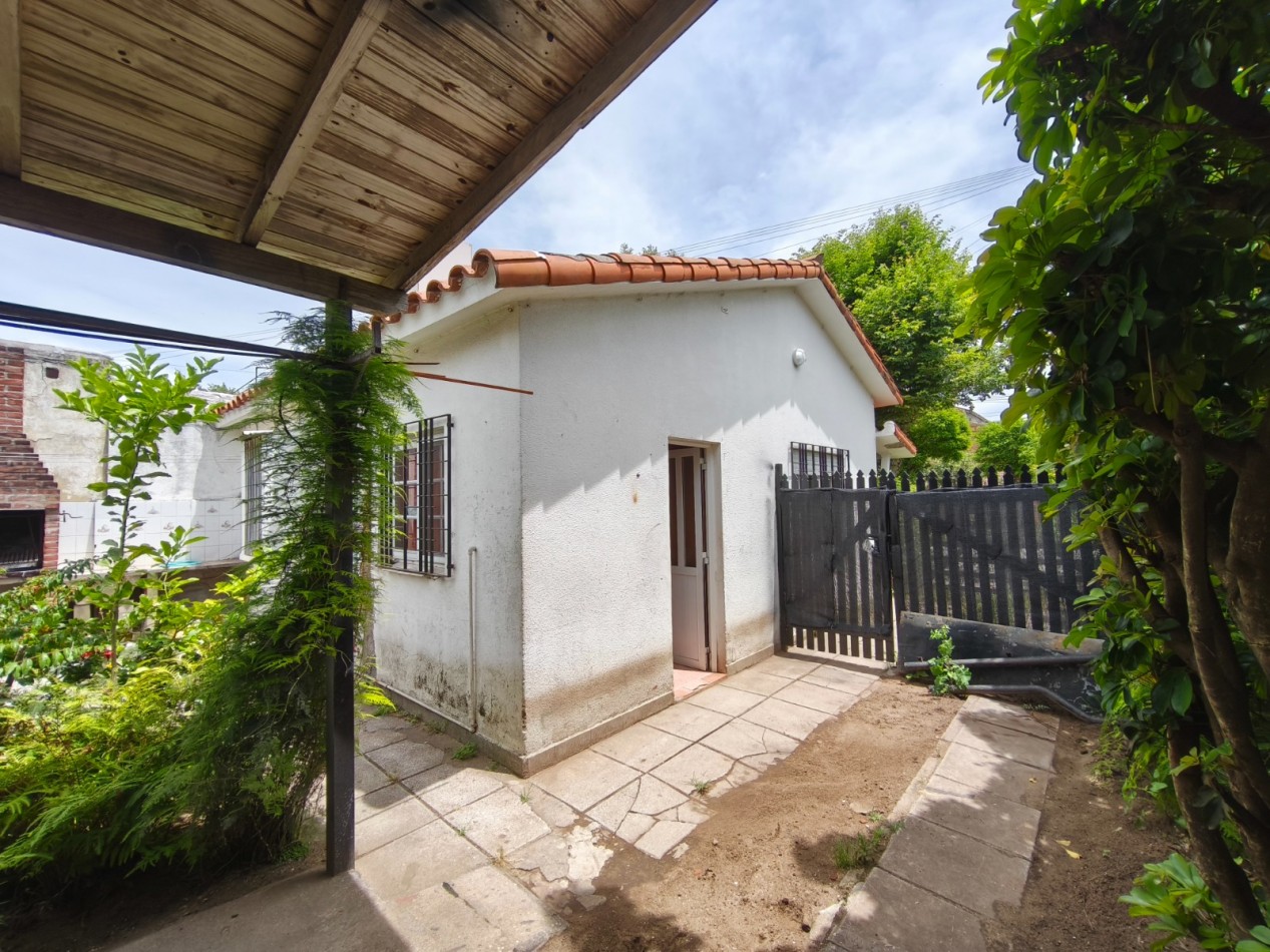 CASA EN VENTA EN MAR DE AJO PLANTA BAJA CON GAS NATURAL Y COCHERA