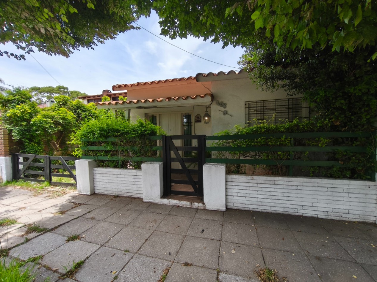 CASA EN VENTA EN MAR DE AJO PLANTA BAJA CON GAS NATURAL Y COCHERA