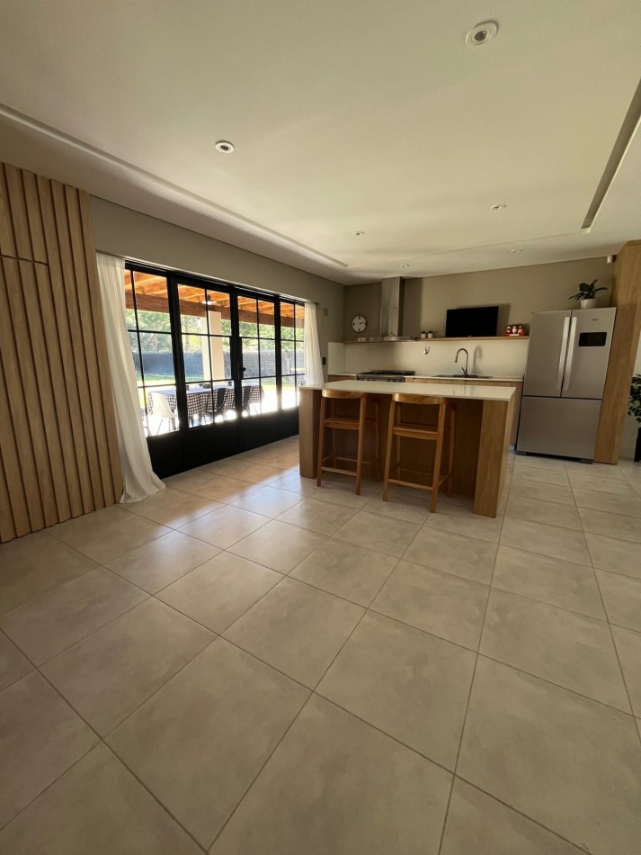 HERMOSA CASA EN VENTA EN MAR DE AJO ESTILO MODERNO