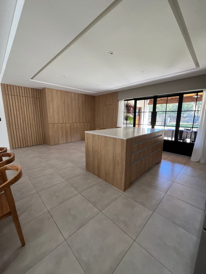HERMOSA CASA EN VENTA EN MAR DE AJO ESTILO MODERNO