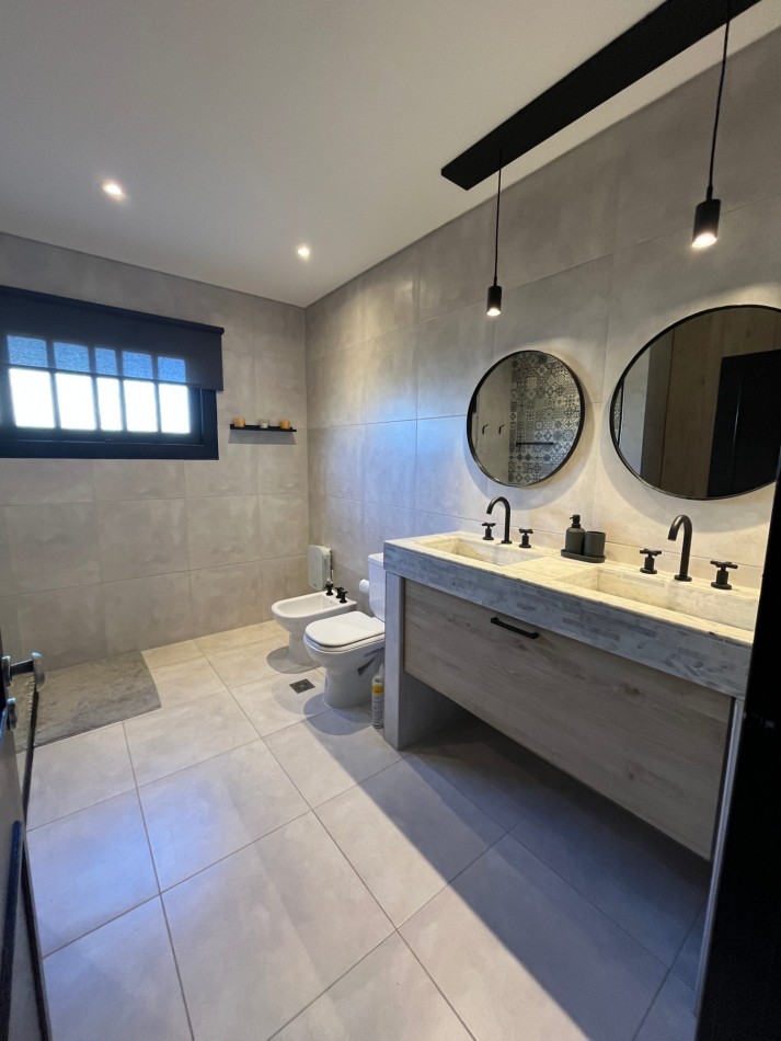 HERMOSA CASA EN VENTA EN MAR DE AJO ESTILO MODERNO