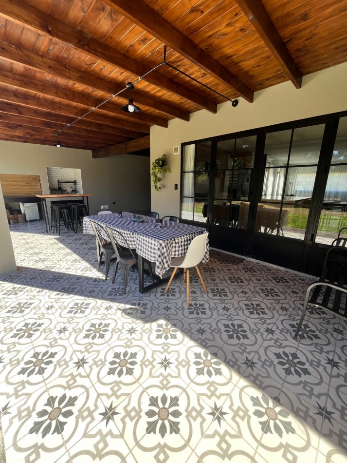 HERMOSA CASA EN VENTA EN MAR DE AJO ESTILO MODERNO