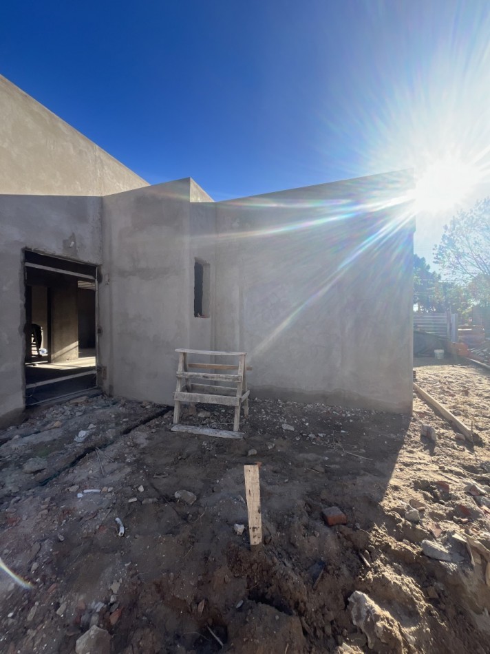 CASA EN POZO EN MAR DE AJO BARRIO SAN RAFAEL 3 DORMITORIOS 2 BAÑOS TODO PLANTA BAJA