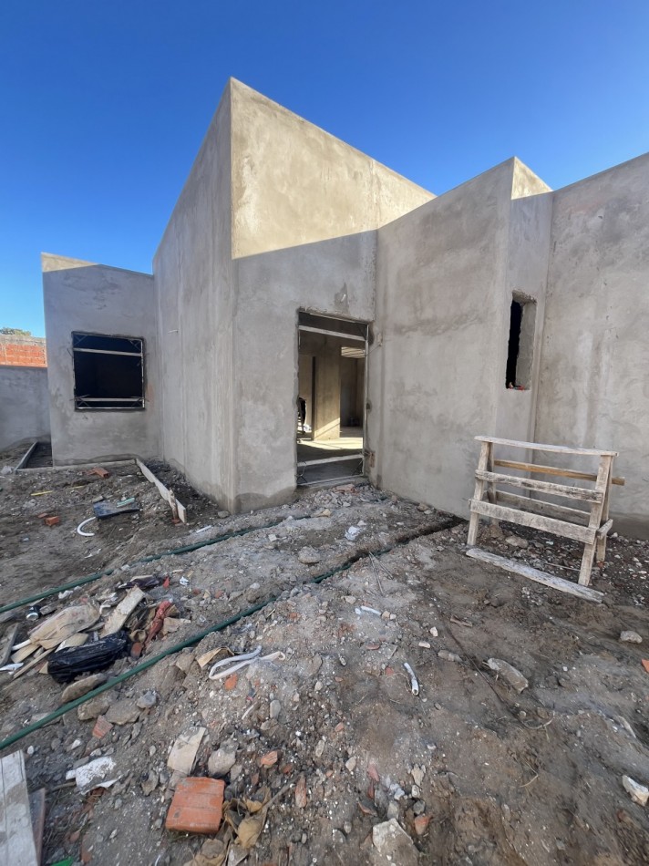 CASA EN POZO EN MAR DE AJO BARRIO SAN RAFAEL 3 DORMITORIOS 2 BAÑOS TODO PLANTA BAJA