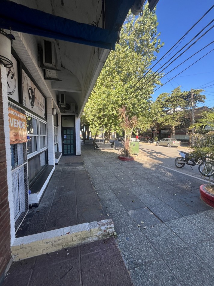 LOCAL COMERCIAL EN VENTA LUCILA DEL MAR SOBRE REBAGLIATTI