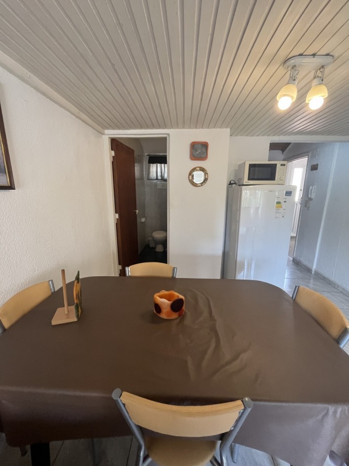 DEPARTAMENTO EN VENTA EN MAR DE AJO CON GAS NATURAL ZONA CENTRO A TRES CUADRAS DEL MAR