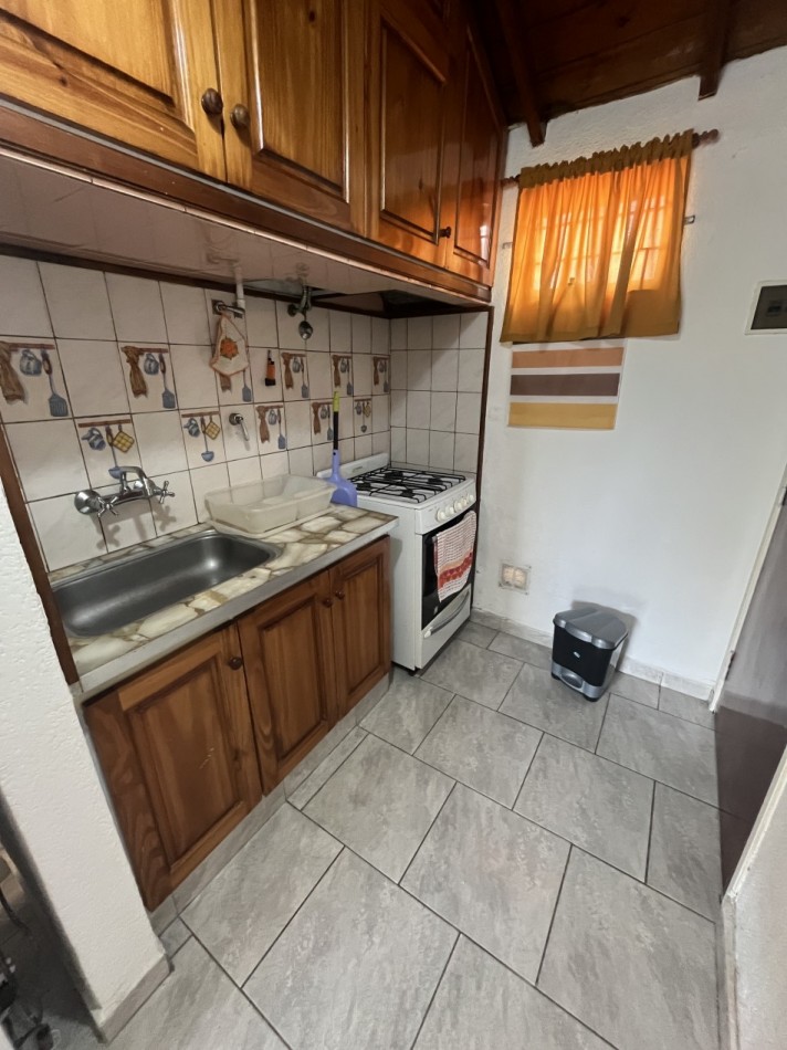 DEPARTAMENTO EN VENTA EN MAR DE AJO CON GAS NATURAL ZONA CENTRO A TRES CUADRAS DEL MAR