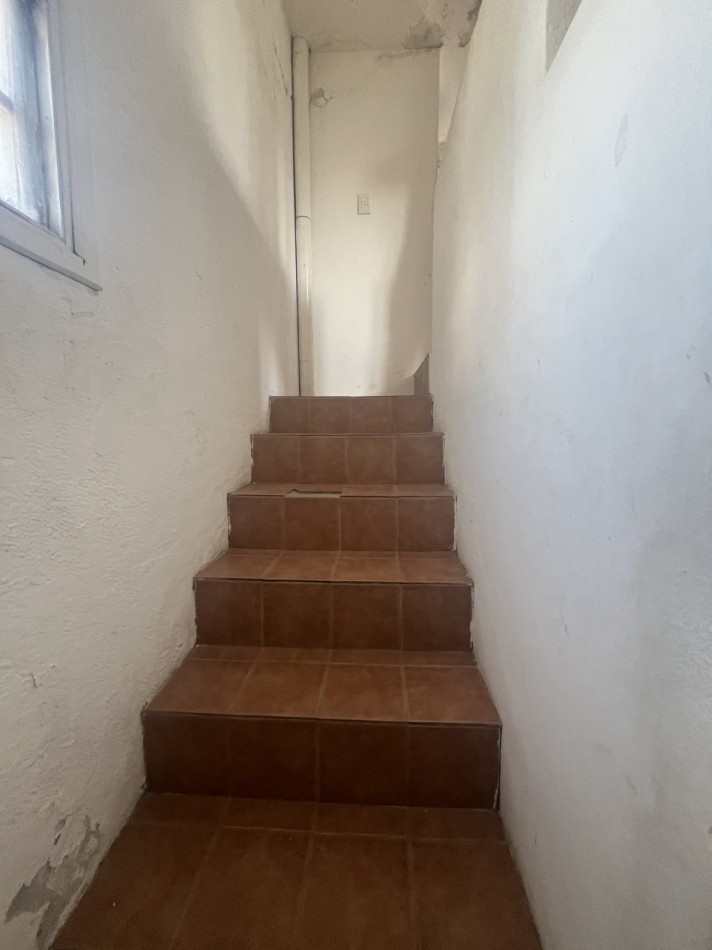 CASA EN VENTA EN SAN BERARDO 4 HABITACIONES GAS NATURAL CONECTADO CON DEPTO MONOAMBIENTE AL FRENTE