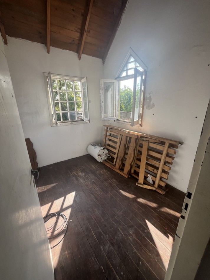 CASA EN VENTA EN SAN BERARDO 4 HABITACIONES GAS NATURAL CONECTADO CON DEPTO MONOAMBIENTE AL FRENTE