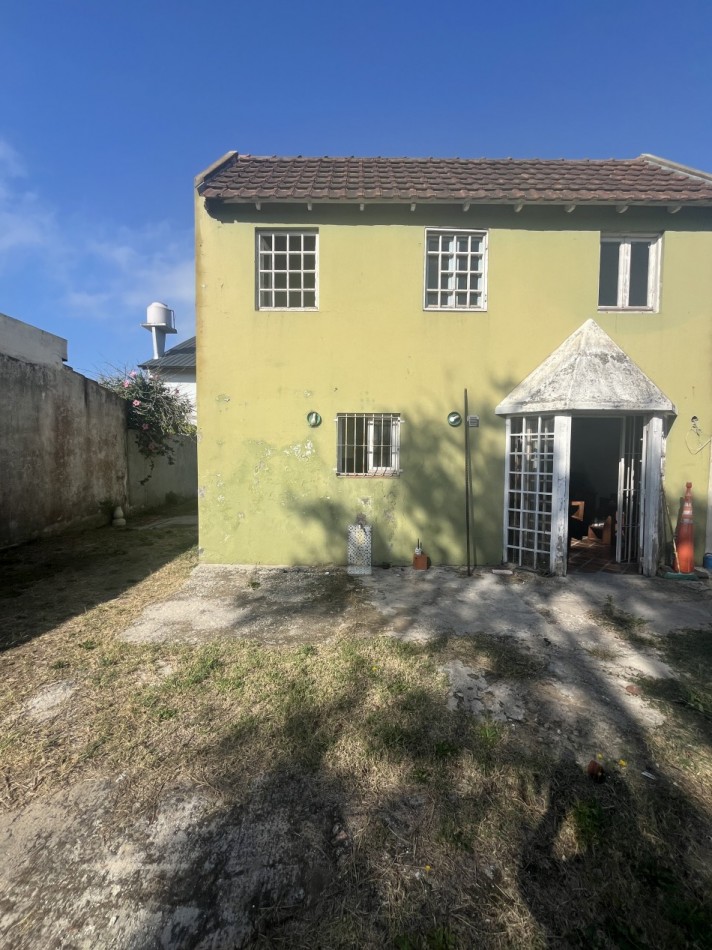 CASA EN VENTA EN SAN BERARDO 4 HABITACIONES GAS NATURAL CONECTADO CON DEPTO MONOAMBIENTE AL FRENTE