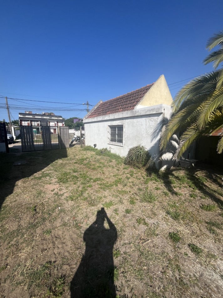 CASA EN VENTA EN SAN BERARDO 4 HABITACIONES GAS NATURAL CONECTADO CON DEPTO MONOAMBIENTE AL FRENTE